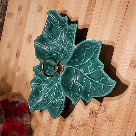 Vintage holiday leaf relish / candy dish - Picture 5 of 5